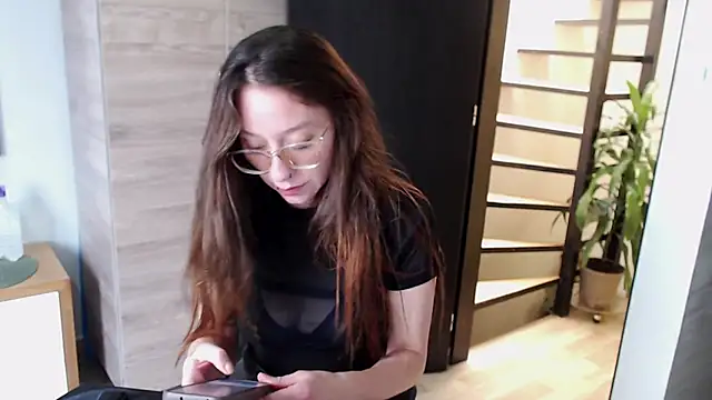 Nut velvet online show from March 13, 2025, 6:01 pm