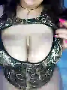 Snapshot of Farawla_elgmda chatting on January 4, 2025, 7:13 pm Farawla elgmda online show from January 4, 2025, 7:13 pm