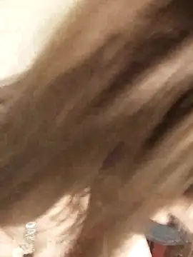 Snapshot of Farawla_elgmda chatting on March 13, 2026, 12:06 am Farawla elgmda online show from March 13, 2026, 12:06 am