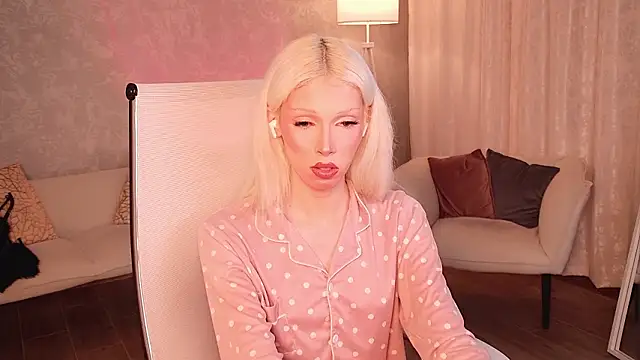 Snapshot of PamelamyDreamys chatting on March 17, 2026, 1:43 am PamelamyDreamys online show from March 17, 2026, 1:43 am