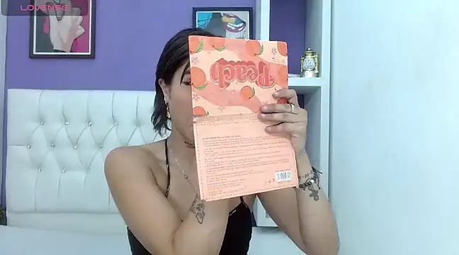 aliss-diaz online show from January 13, 2025, 7:53 pm