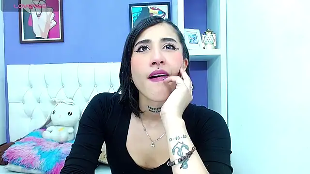 aliss-diaz online show from February 14, 2025, 8:37 pm