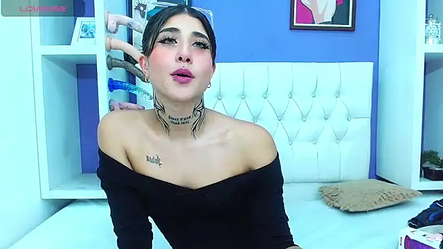 aliss-diaz online show from March 8, 2025, 2:01 am
