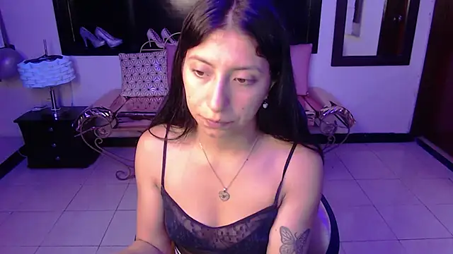 Angela Diaz  online show from January 25, 2025, 11:34 am