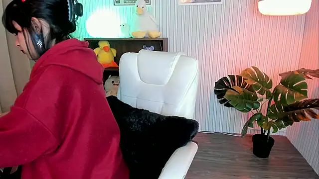 lilith hart online show from February 6, 2025, 4:10 am