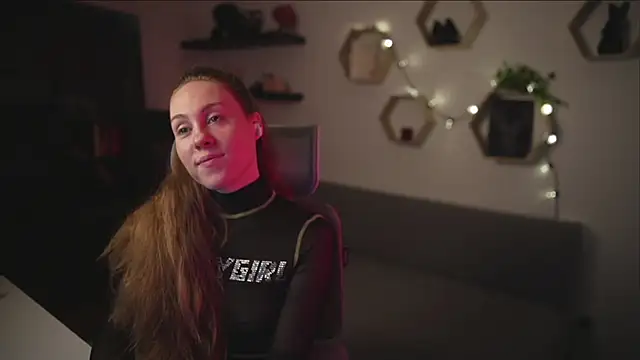 Snapshot of Berberis__Silene chatting on October 3, 2025, 6:38 pm Berberis  Silene online show from October 3, 2025, 6:38 pm