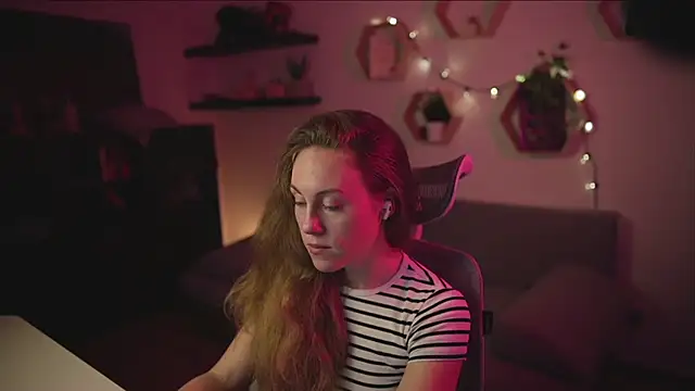 Snapshot of Berberis__Silene chatting on October 12, 2025, 4:28 pm Berberis  Silene online show from October 12, 2025, 4:28 pm