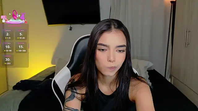 AnabelWolf online show from September 12, 2025, 5:24 pm