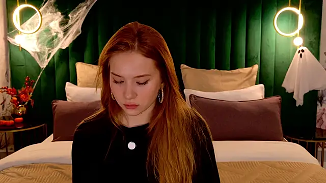 Snapshot of MichelleReid chatting on October 27, 2025, 3:10 am MichelleReid online show from October 27, 2025, 3:10 am