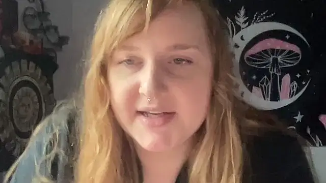 Snapshot of thickgingergoddess chatting on February 6, 2025, 8:02 pm thickgingergoddess online show from February 6, 2025, 8:02 pm