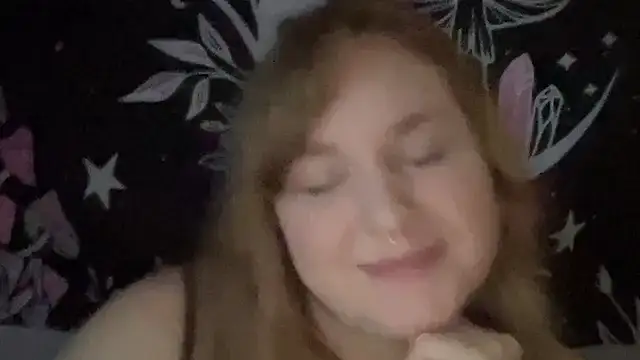 Snapshot of thickgingergoddess chatting on February 27, 2025, 10:09 pm thickgingergoddess online show from February 27, 2025, 10:09 pm