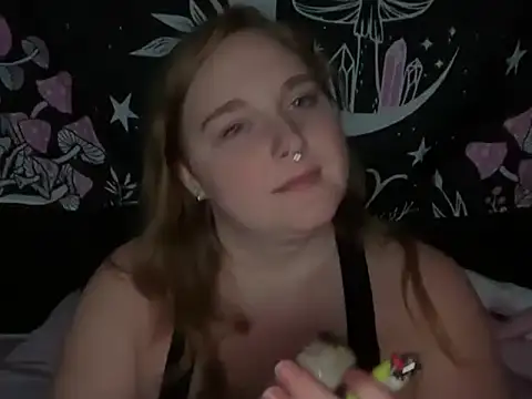 Snapshot of thickgingergoddess chatting on September 26, 2025, 3:21 am thickgingergoddess online show from September 26, 2025, 3:21 am