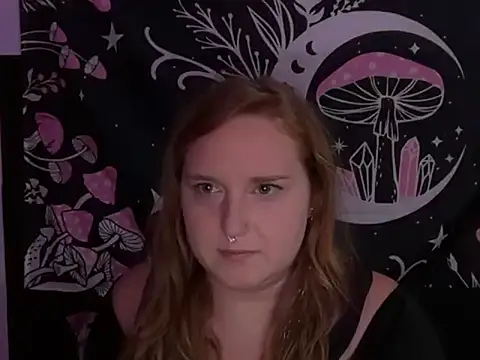 Snapshot of thickgingergoddess chatting on October 6, 2025, 3:59 am thickgingergoddess online show from October 6, 2025, 3:59 am