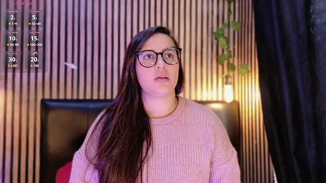 Snapshot of Victoria_Ponce1 chatting on October 4, 2025, 9:35 pm Victoria Ponce1 online show from October 4, 2025, 9:35 pm