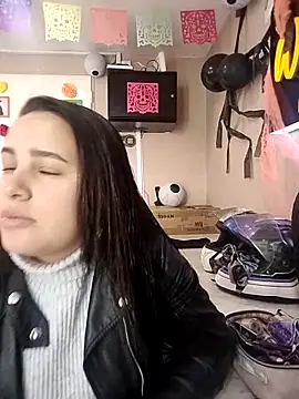 Snapshot of Victoria_Ponce1 chatting on October 27, 2025, 5:17 pm Victoria Ponce1 online show from October 27, 2025, 5:17 pm