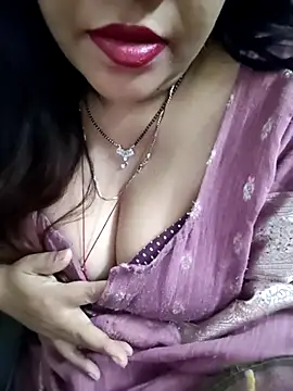 Snapshot of Mayuri77 chatting on May 26, 2026, 7:43 pm Mayuri77 online show from May 26, 2026, 7:43 pm