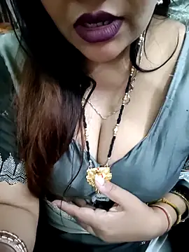 Snapshot of Mayuri77 chatting on June 12, 2026, 5:23 pm Mayuri77 online show from June 12, 2026, 5:23 pm