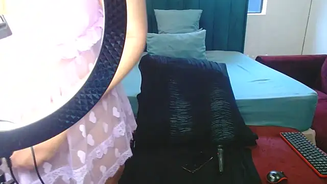 LolaTwerksXX online show from June 21, 2026, 9:56 am
