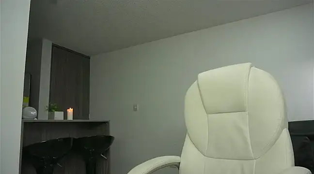 Snapshot of devin_hunter1 chatting on December 9, 2024, 2:28 pm devin hunter1 online show from December 9, 2024, 2:28 pm