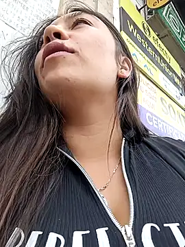 LIZ-06  online show from February 2, 2025, 5:48 pm