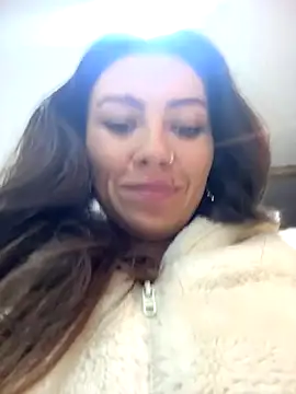 LIZ-06  online show from September 19, 2025, 5:20 am