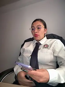 LIZ-06  online show from October 1, 2025, 1:50 pm