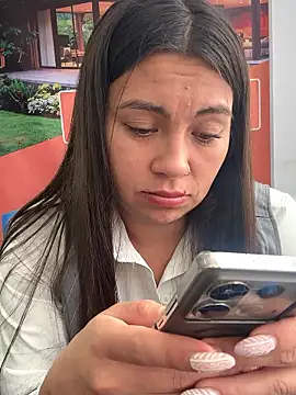 LIZ-06  online show from January 7, 2026, 3:36 pm