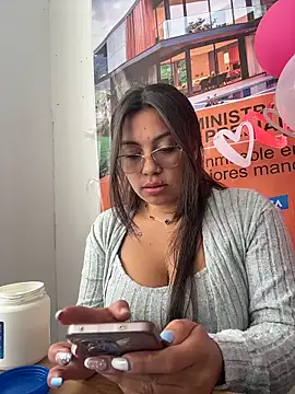 Snapshot of LIZ-06_ chatting on February 16, 2026, 1:29 pm LIZ-06 online show from February 16, 2026, 1:29 pm