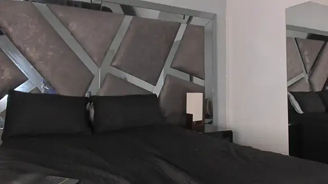 Snapshot of Radiant_Naomi chatting on May 9, 2026, 11:59 am Radiant Naomi online show from May 9, 2026, 11:59 am