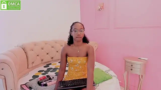 briannaduque online show from December 22, 2024, 12:27 pm