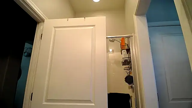 tayweird online show from December 5, 2024, 9:17 pm