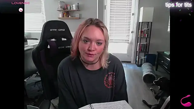 tayweird online show from January 13, 2025, 6:05 pm