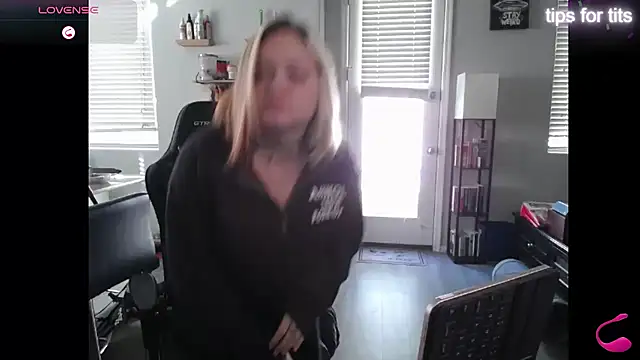 tayweird online show from January 18, 2025, 5:37 pm