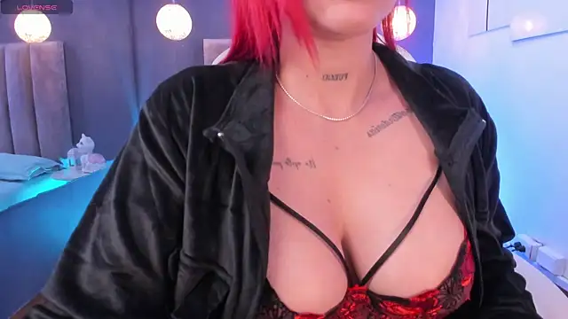 Snapshot of cami_rouxxx_ chatting on October 8, 2025, 11:24 pm cami rouxxx online show from October 8, 2025, 11:24 pm