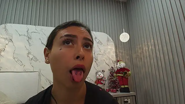 Franchesca De Luca online show from December 20, 2024, 3:14 am