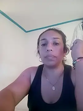 yaz guzman online show from September 22, 2025, 8:55 pm