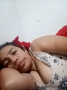 yaz guzman online show from October 11, 2025, 5:50 am