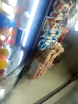 yaz guzman online show from November 9, 2025, 4:49 pm