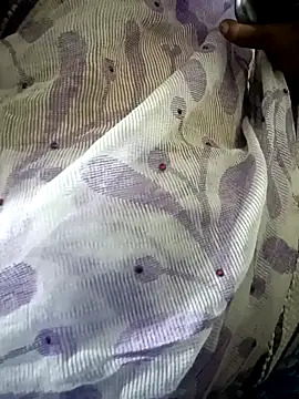 Cute-chinny online show from January 28, 2025, 5:14 pm