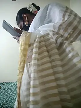 Cute-chinny online show from January 31, 2025, 4:48 pm