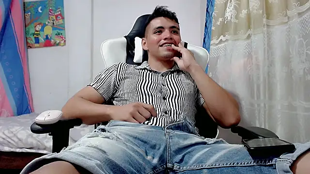 Snapshot of danilo302209 chatting on February 25, 2025, 5:04 pm danilo302209 online show from February 25, 2025, 5:04 pm