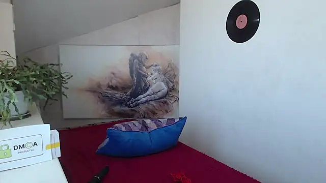 Luxuriouss s online show from September 26, 2025, 4:16 am