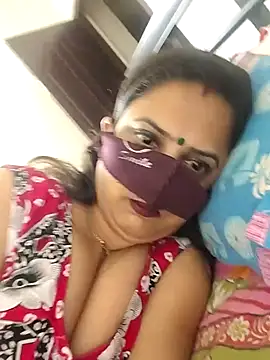 Cute-manisha online show from May 25, 2026, 2:06 am