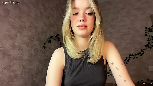 cutiemia0 online show from April 5, 2026, 6:10 am