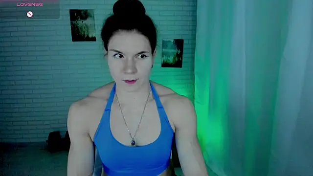 Snapshot of Lisa_Ray chatting on April 2, 2026, 10:40 pm Lisa Ray online show from April 2, 2026, 10:40 pm