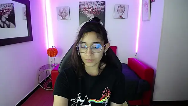 Snapshot of Lili_Gomez_ chatting on January 22, 2025, 12:49 pm Lili Gomez online show from January 22, 2025, 12:49 pm