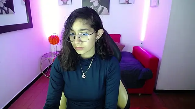 Snapshot of Lili_Gomez_ chatting on January 23, 2025, 12:19 pm Lili Gomez online show from January 23, 2025, 12:19 pm