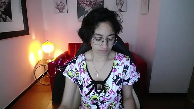 Snapshot of Lili_Gomez_ chatting on February 15, 2025, 1:38 pm Lili Gomez online show from February 15, 2025, 1:38 pm