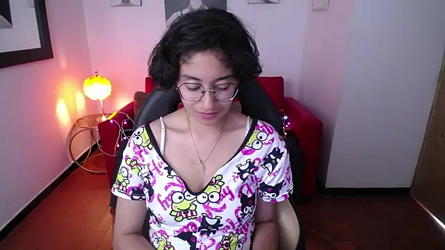 Snapshot of Lili_Gomez_ chatting on February 15, 2025, 7:50 pm Lili Gomez online show from February 15, 2025, 7:50 pm