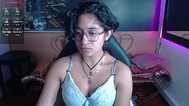 Snapshot of Lili_Gomez_ chatting on October 2, 2025, 1:29 pm Lili Gomez online show from October 2, 2025, 1:29 pm